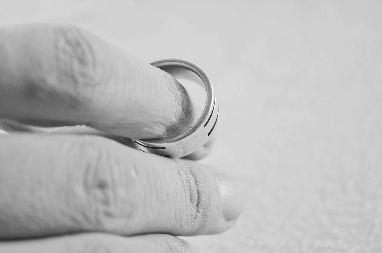 Are There Any Advantages To Being First To File For Divorce?