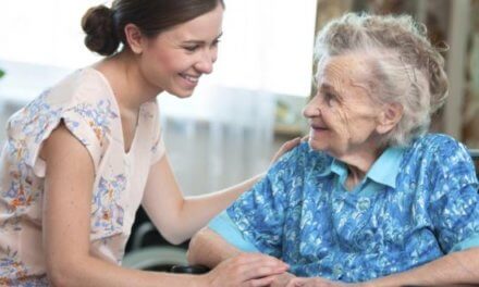 3 Tips For Strengthening Your Relationships With Your Elderly Family Members