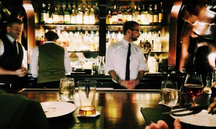 3 Fantastic Benefits Of Hiring A Bartender For Your Wedding
