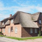 Purchasing a Home With an Old Roof: Make the Wise Decision