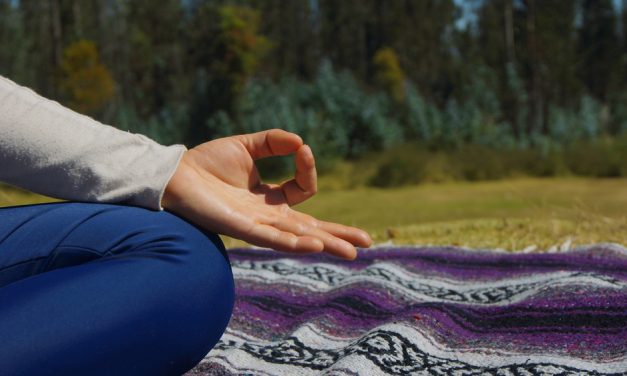 Benefits Provided By An Excellent Yoga Blanket