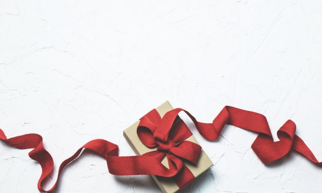 Coziest gifts for loveone from Blooms