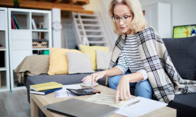 8 Tips for Learning How to Budget and Save Money