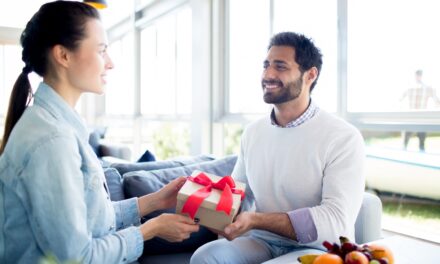 5 Gift Ideas For Him on Your Anniversary