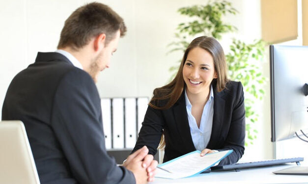 How does a Commercial Loan Broker operate