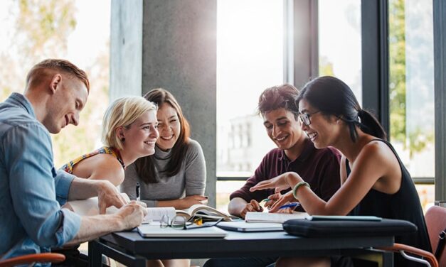 What are the prime factors to consider when choosing the best management college?