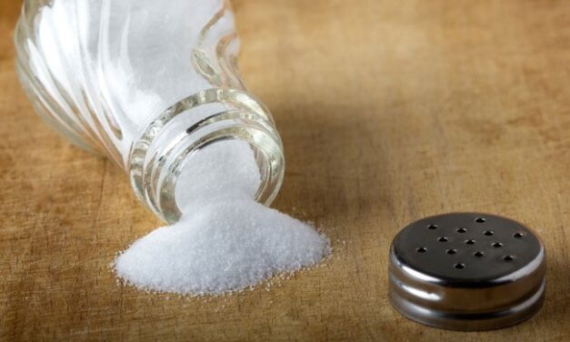 6 Signs That You Are Eating Too Much Salt