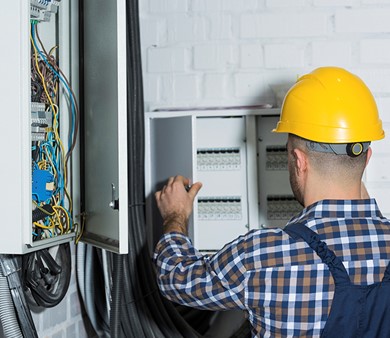Top 4 services provided by an electrician to both residential and commercial places